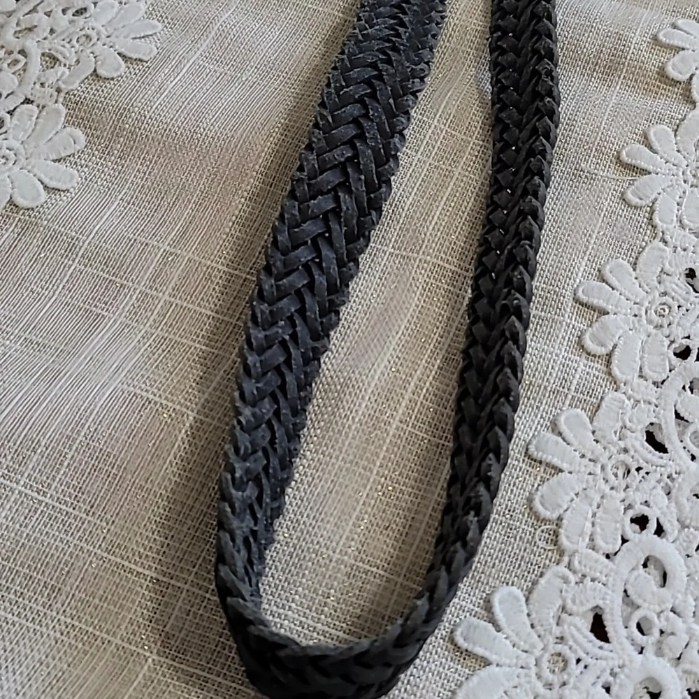 Boys black Belt in very good‎ condition casual utility accesories Size M